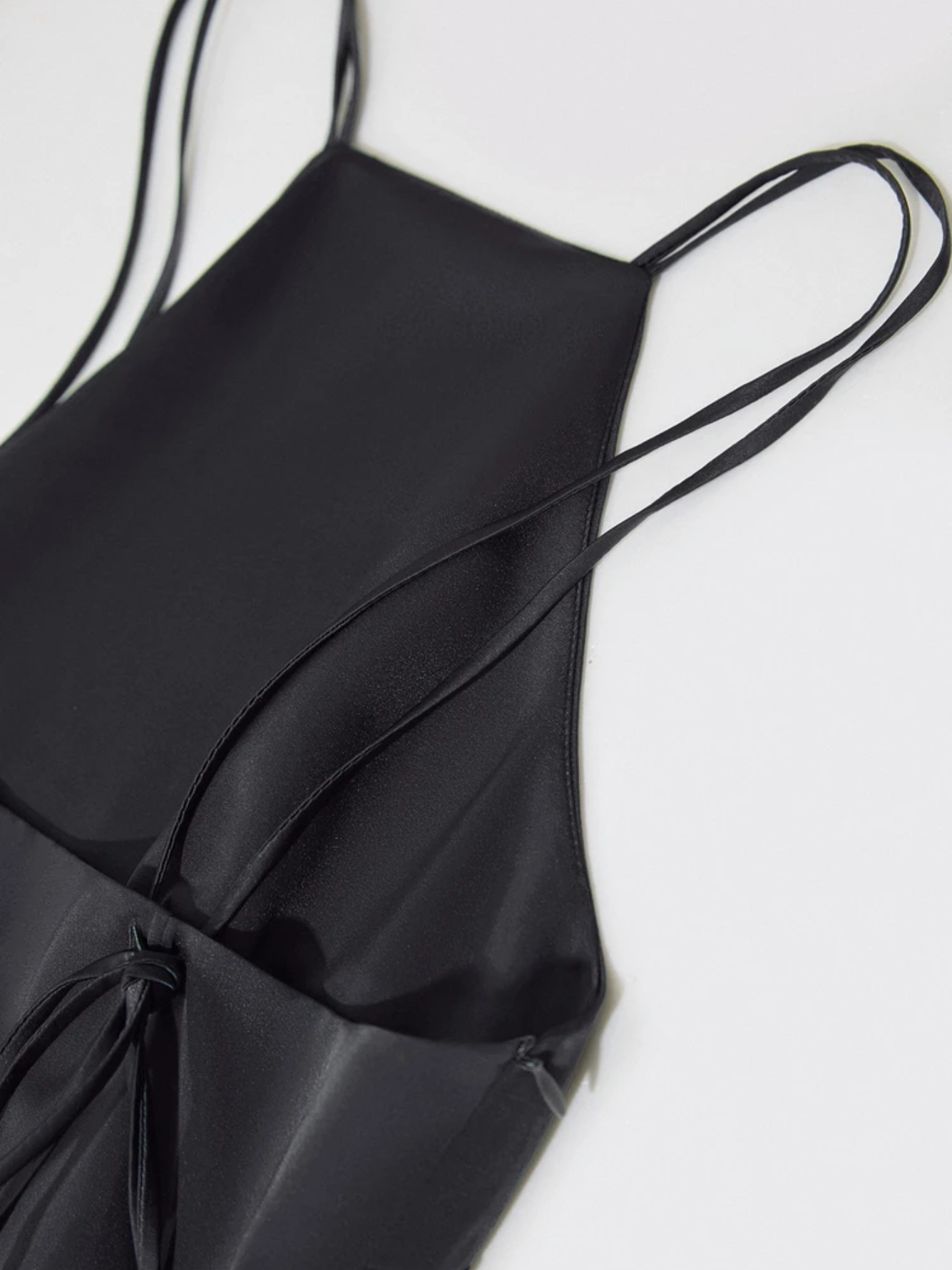 Satin l halterneck midikjole l Vanero