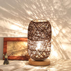 LED Bordlampe Rattan & Træ | Dæmpbar Flettet Kuglelampe | Dekorativ Indendørs Belysning | Vanero