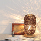 LED Bordlampe Rattan & Træ | Dæmpbar Flettet Kuglelampe | Dekorativ Indendørs Belysning | Vanero