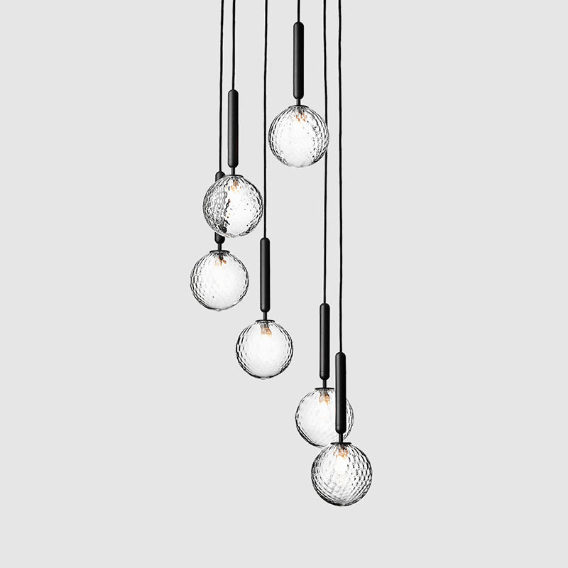 Lysekrone Med Flere Glasglobuser | Sort Metal Og Glas Konstruktion | Trappe Og Højloftet Indendørs Belysning | Vanero