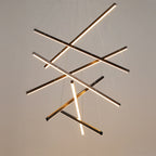 Lineær LED Lysekrone Med Geometrisk Design | Integreret LED Belysning I Flere Konfigurationer | Indendørs Loftbelysning Til Store Rum | Vanero