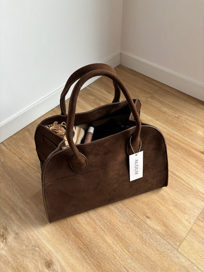 Håndtaske i Ruskind | Buet Form | Klassisk & Elegant | Vanero