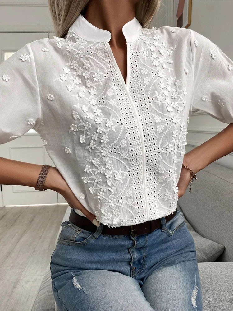 Bluse med Fine Detaljer | Blødt Materiale | Ubesværet & Yndefuld l Vanero