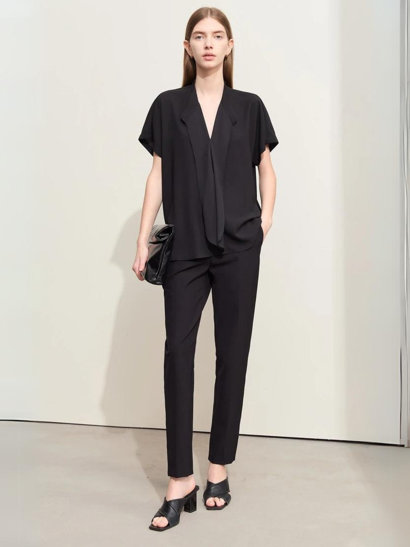 Dame Bluse Polyester Chiffon | Løs Pasform V-Hals Bluse | Kortærmet Design Til Hverdagsbrug | Vanero