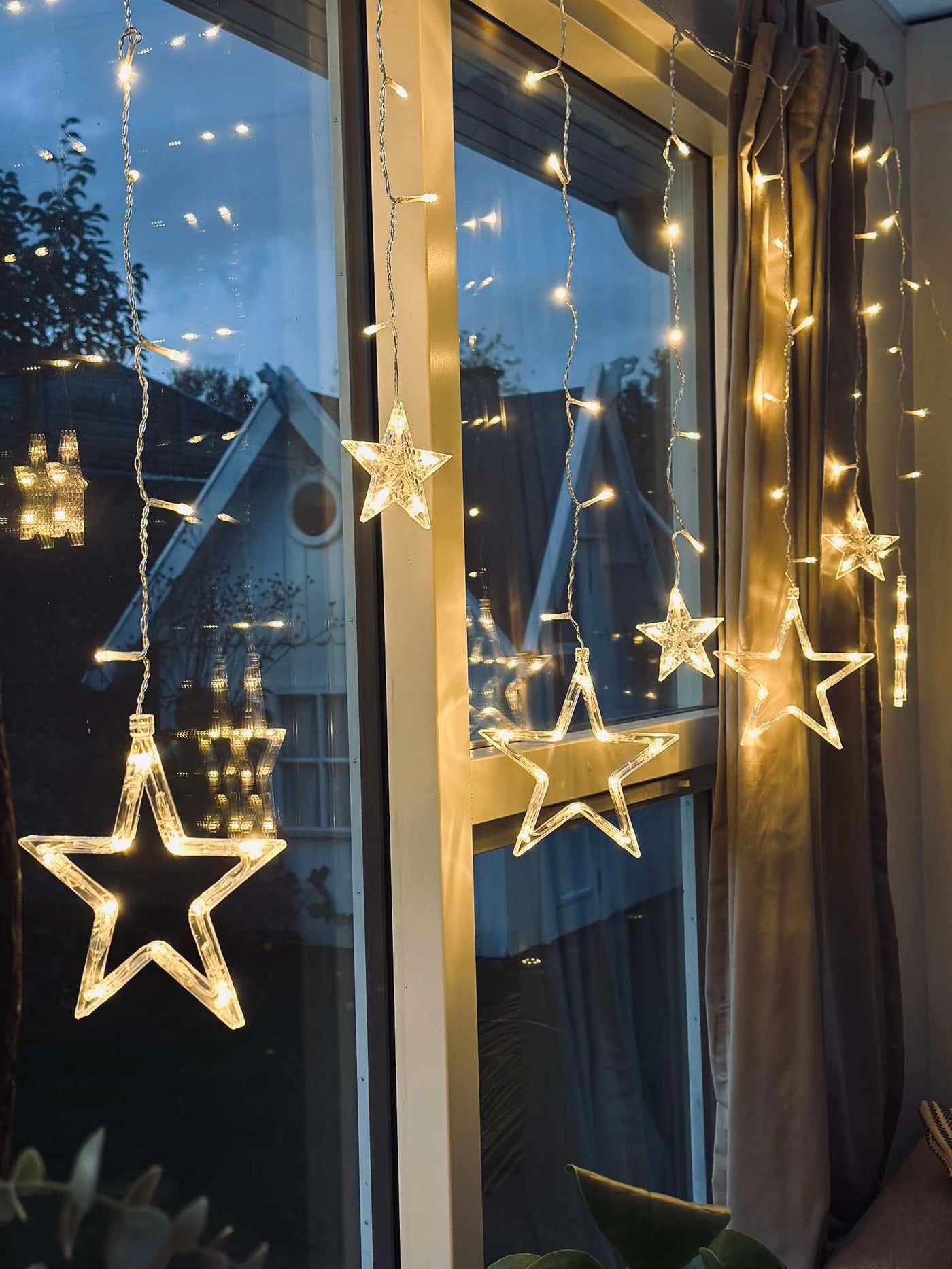 Lyskæde med 12 Stjerner | Godkendt til Inde / Ude | Vanero