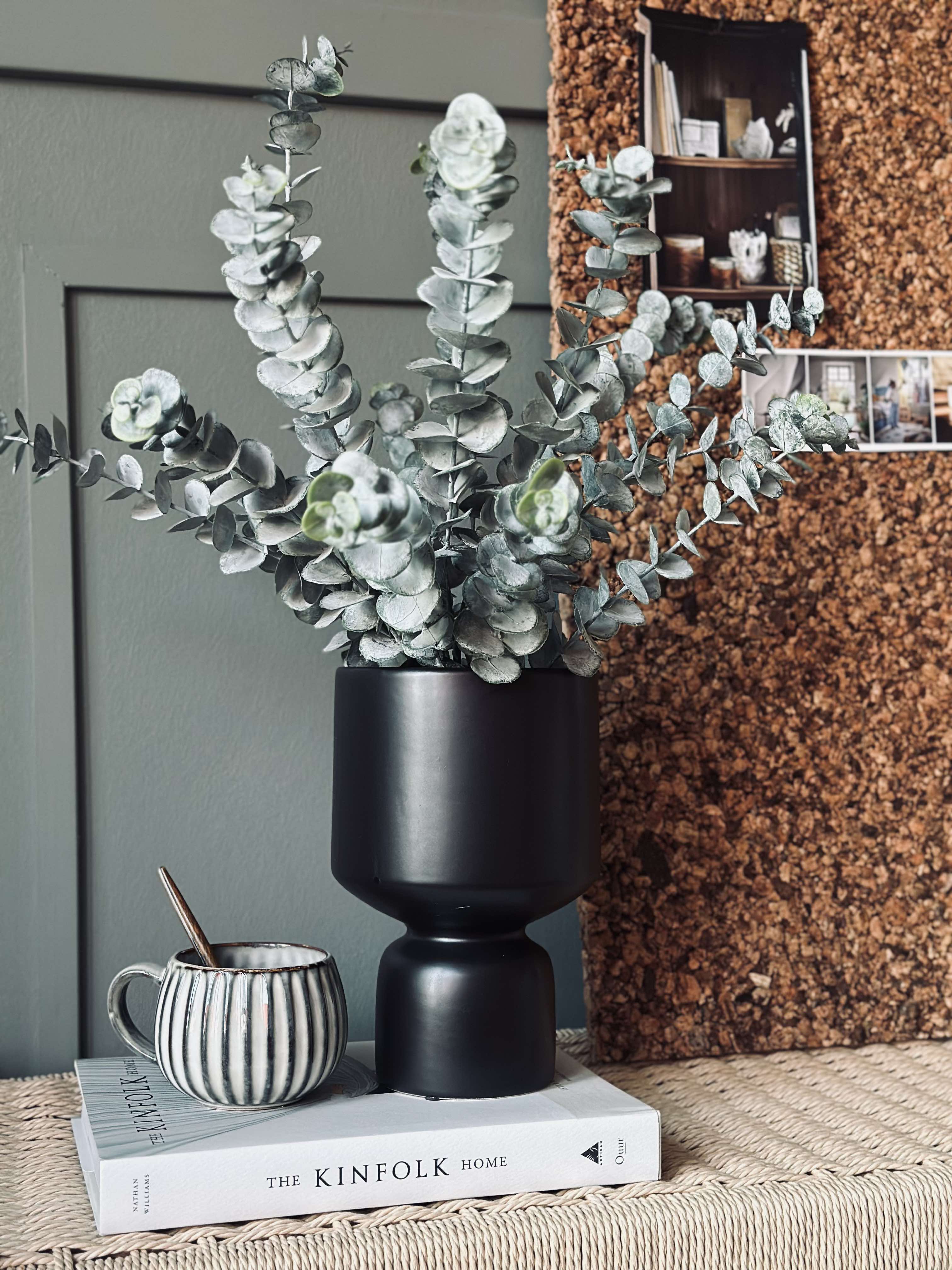 Vase I Sort Glas Konstruktion | Glat Overflade Og Dekorativt Design | Indendørs Dekoration Til Blomster Og Bordopstillinger | Vanero