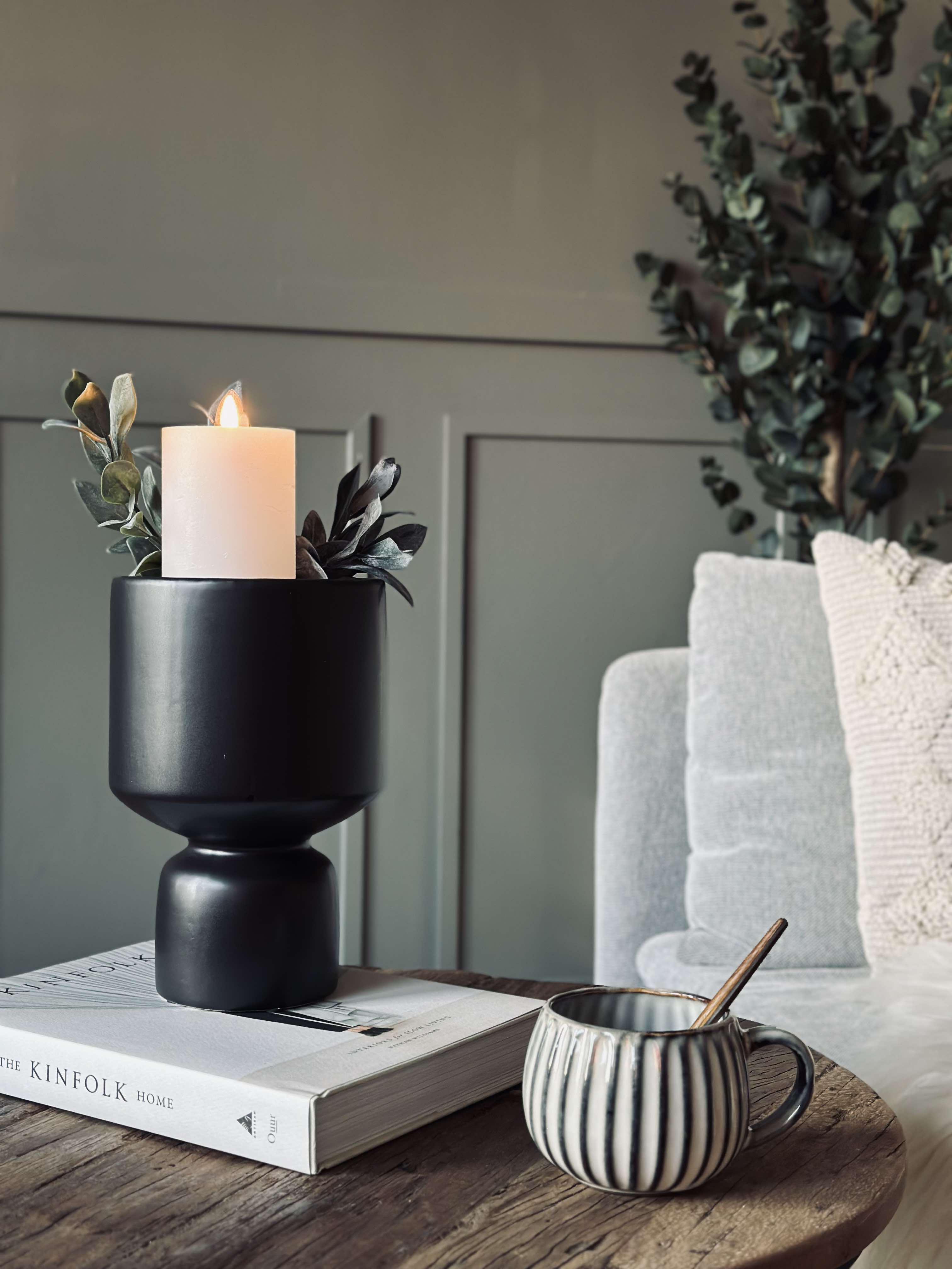 Vase I Sort Glas Konstruktion | Glat Overflade Og Dekorativt Design | Indendørs Dekoration Til Blomster Og Bordopstillinger | Vanero