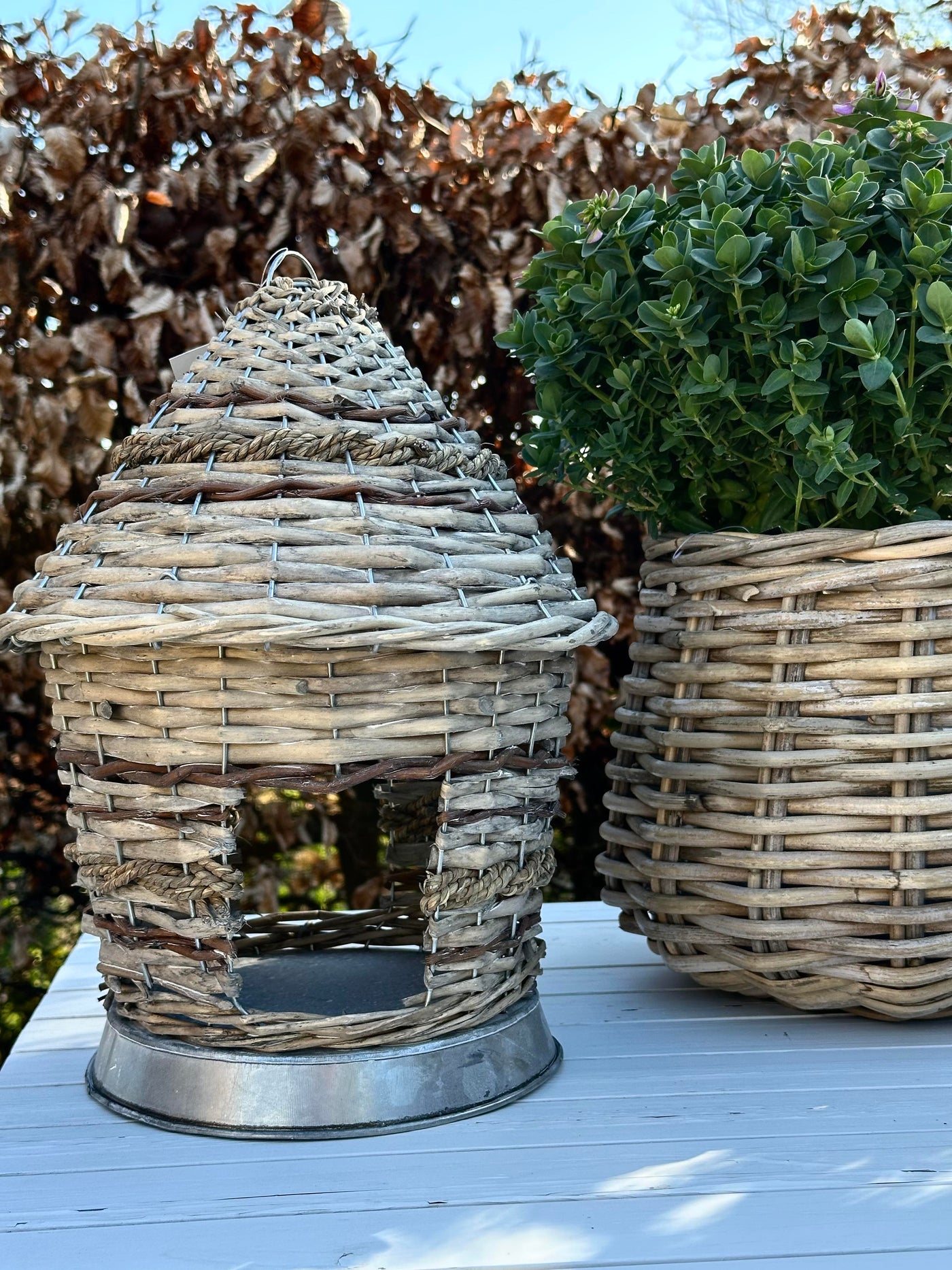 StrawNest | Naturligt Fuglehus med Stråtækt Tag | Vanero