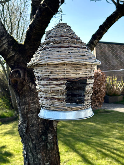StrawNest | Naturligt Fuglehus med Stråtækt Tag | Vanero