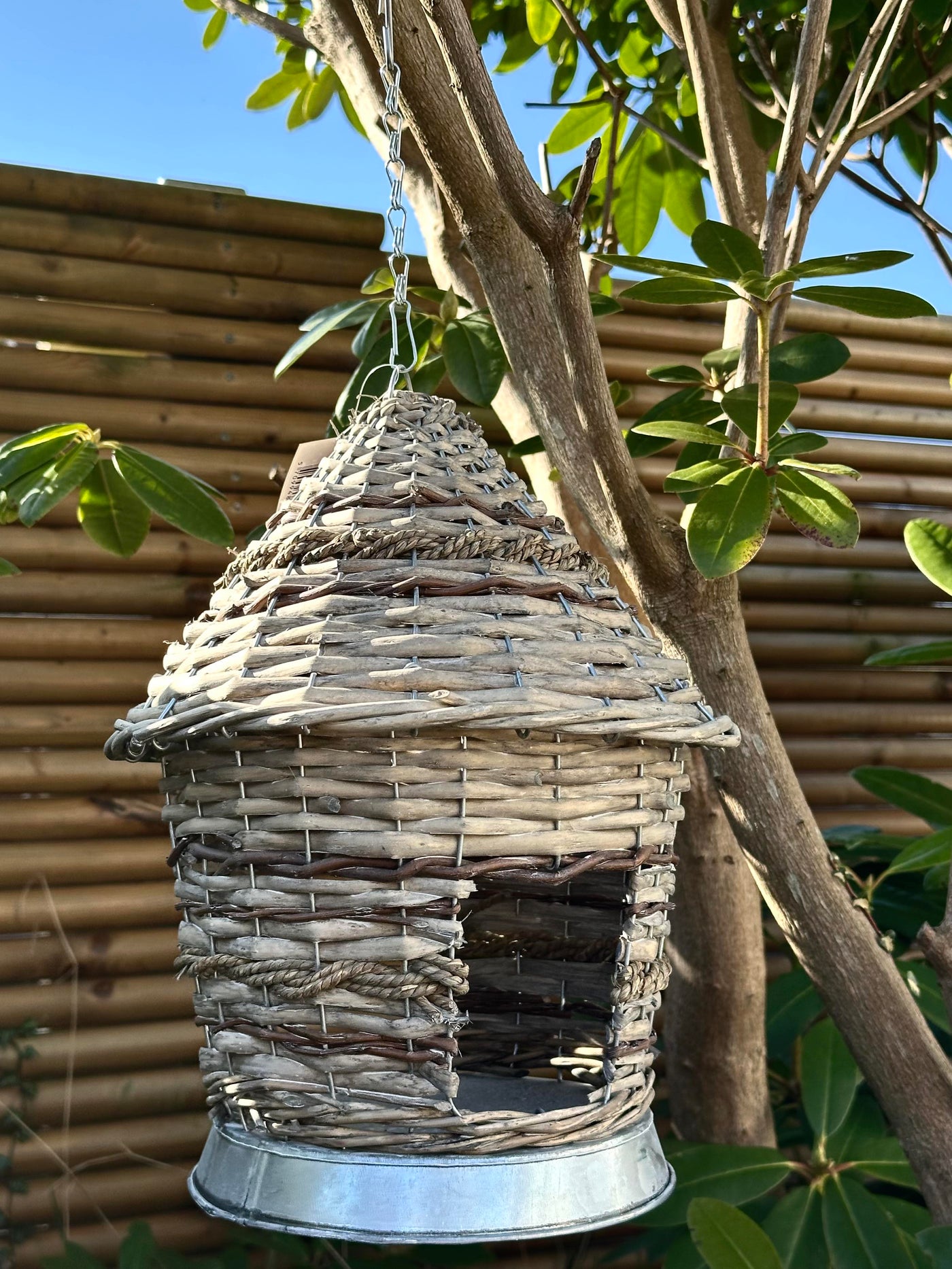StrawNest | Naturligt Fuglehus med Stråtækt Tag | Vanero