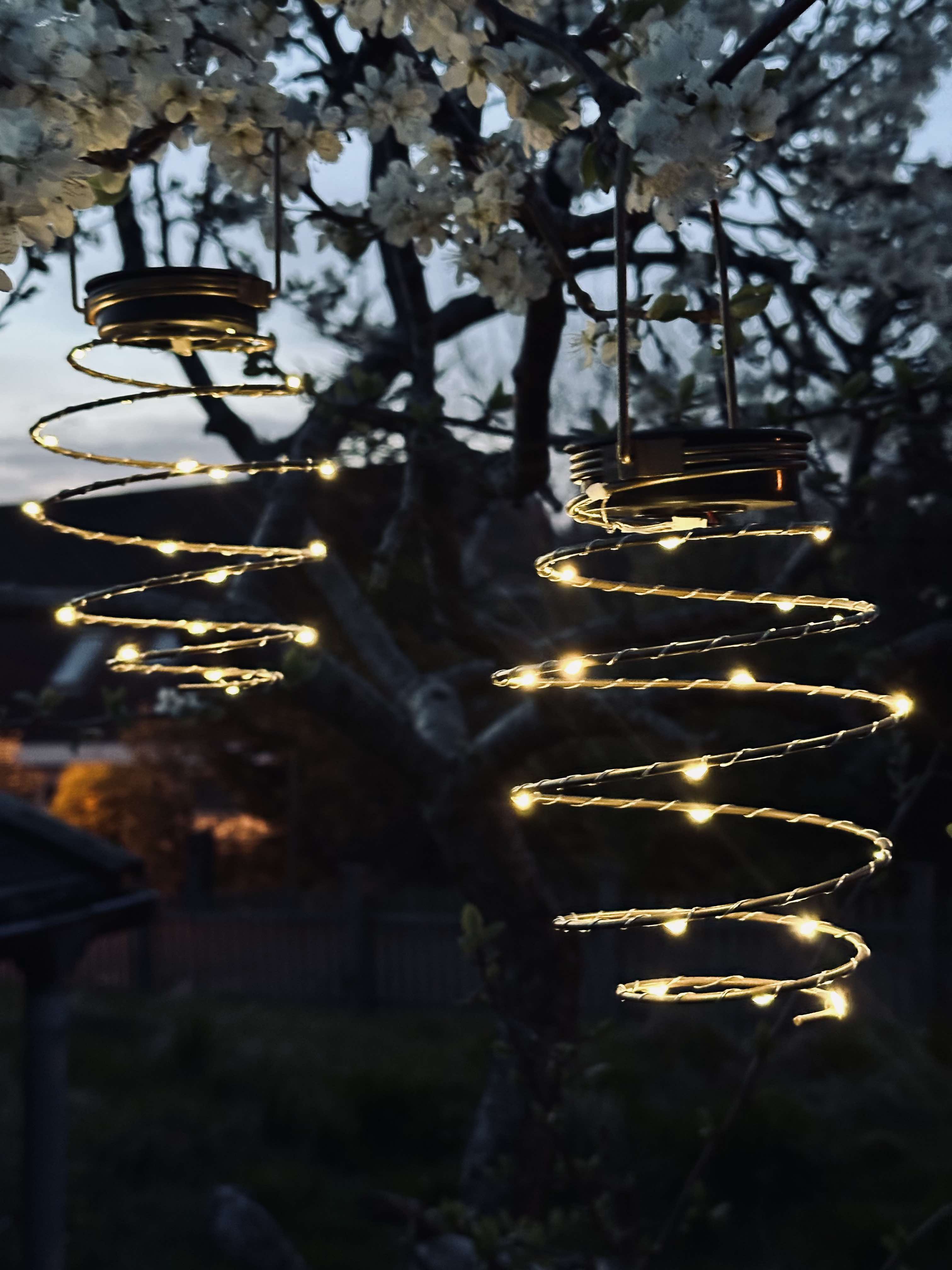 Solcelle Spiral Havelys Gyldent Skær | Sæt Med 2 Dekorative Udendørs LED Lys | Sti Blomsterbed & Terrasselys | Vanero