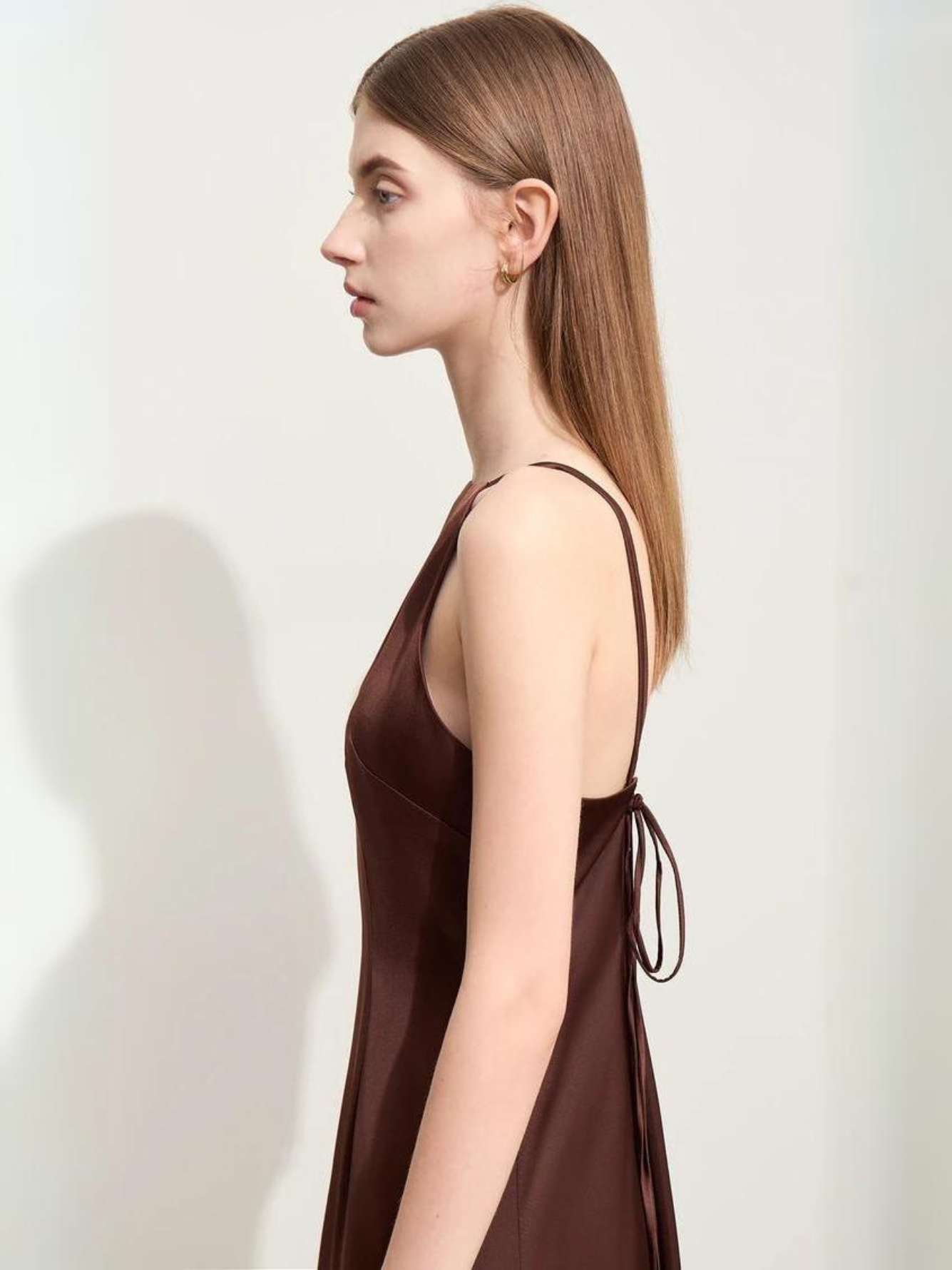 Satin l halterneck midikjole l Vanero