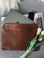Laptop Sleeve Fuldnarvet Bøffellæder | Slim Profil Laptop Sleeve | Beskyttende Opbevaring til Arbejde Rejser & Hverdag | Vanero