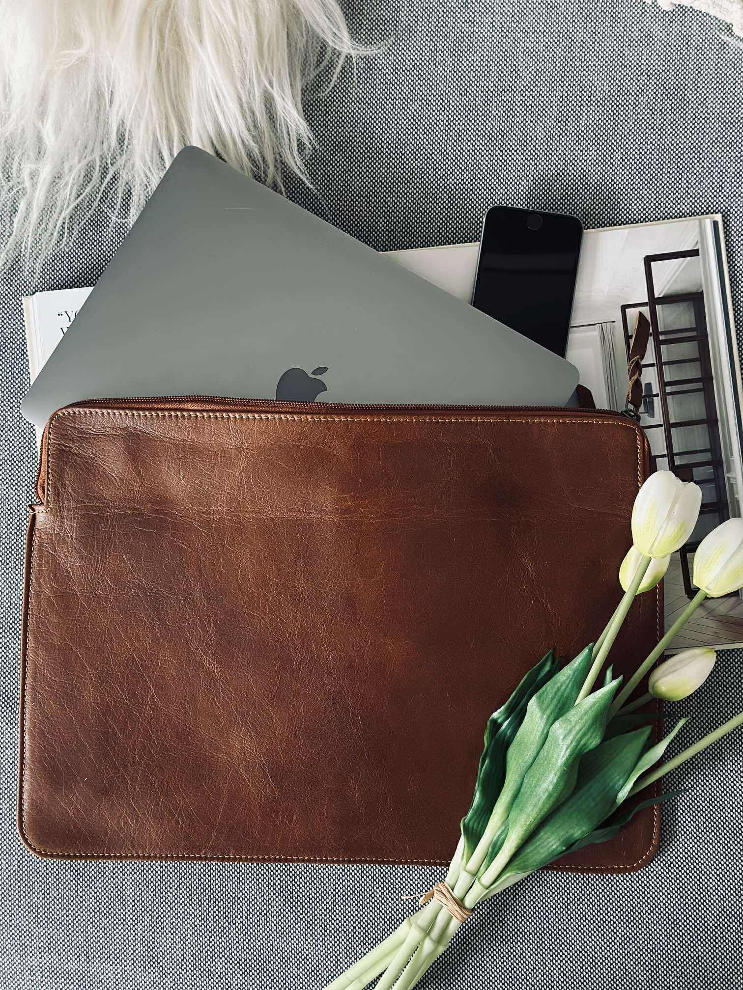 Laptop Sleeve Fuldnarvet Bøffellæder | Slim Profil Laptop Sleeve | Beskyttende Opbevaring til Arbejde Rejser & Hverdag | Vanero