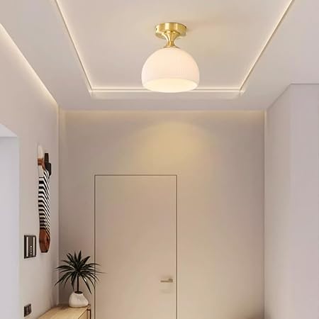 Moderne l loftslampe i mælkehvidt glas l Vanero