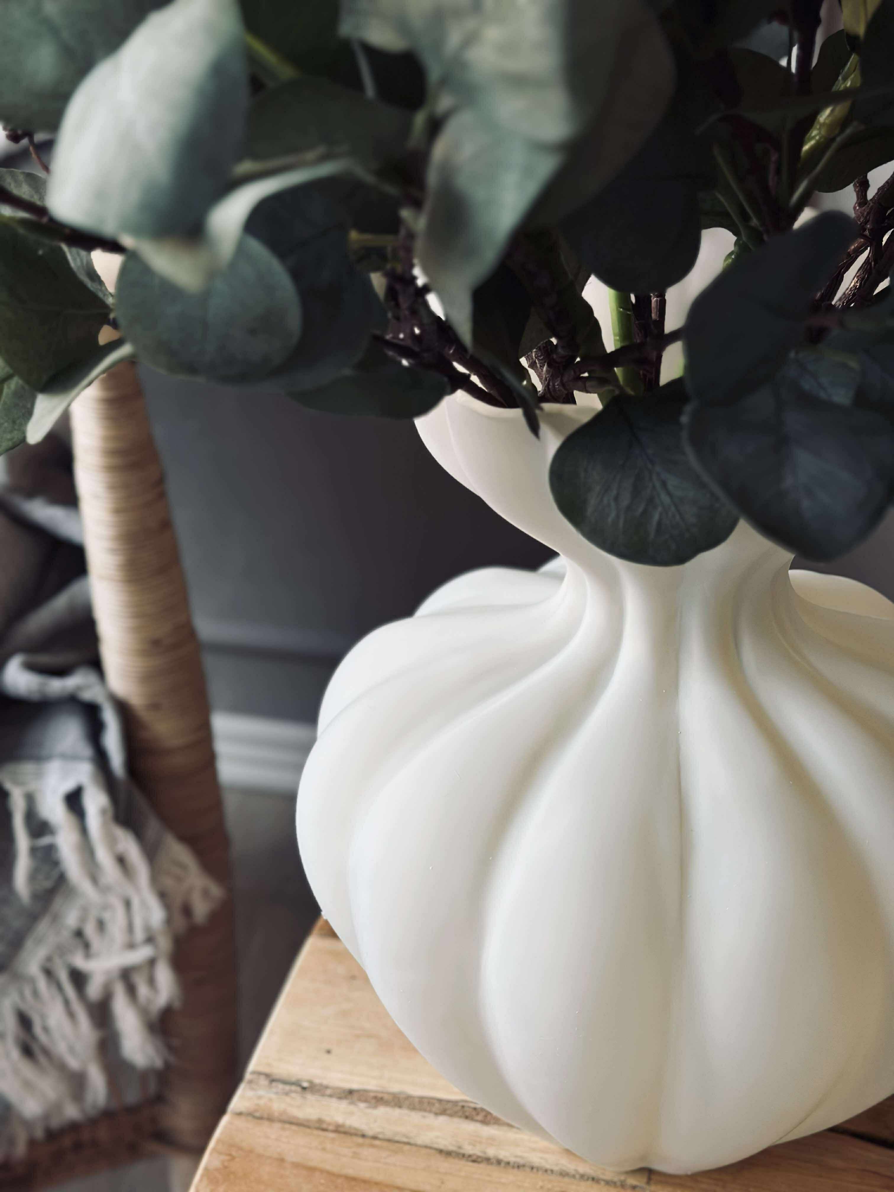 Vase I Mat Glas Konstruktion | Organisk Skulpturel Form Design | Indendørs Dekoration Til Blomster Og Bordopstillinger | Vanero