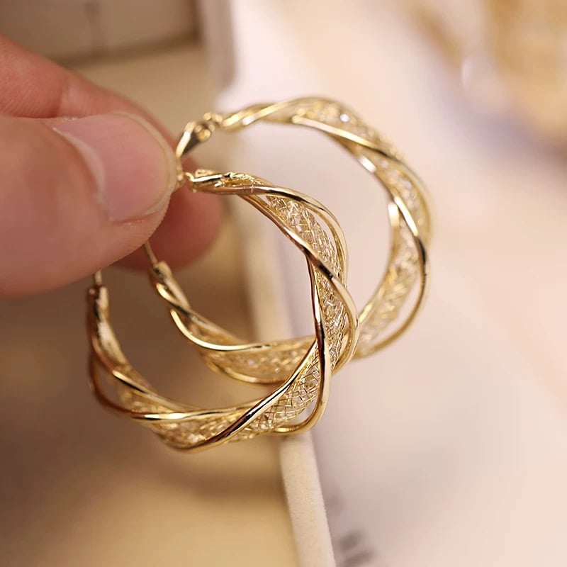 Twist Øreringe I Guld- Eller Sølvfinish | Snoet Design & Push-Back Lukning | Hverdagsbrug & Særlige Anledninger | Vanero