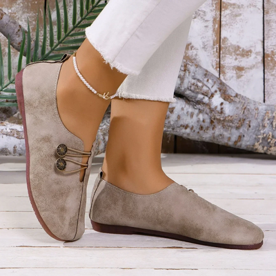 Astrid | Komfortabel Suède Loafer med Antislip Sål l Vanero