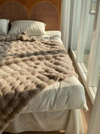 Polyester Faux Fur Tæppe | Dekorativt Tæppe Til Sofa Og Seng | Fås I Flere Størrelser | Vanero