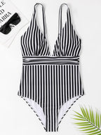 Sally Stribet Badedragt Polyester Elastan | Regular Fit Badetøj | Fleksibel Konstruktion til Strand og Poolaktiviteter | Vanero