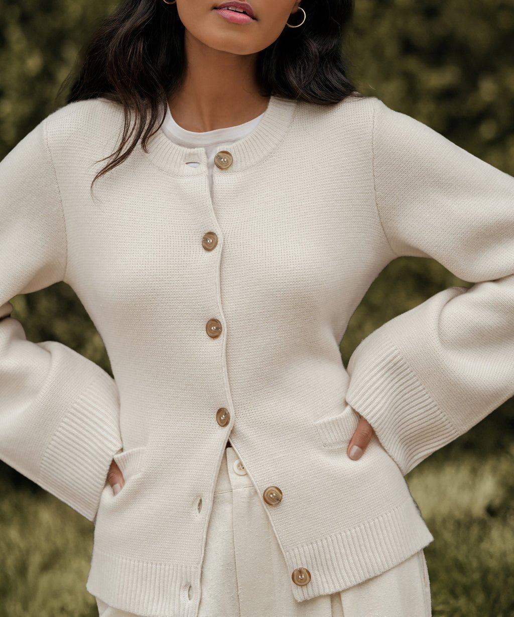 Amora | Dame cardigan Uldblanding med knapper | Vanero
