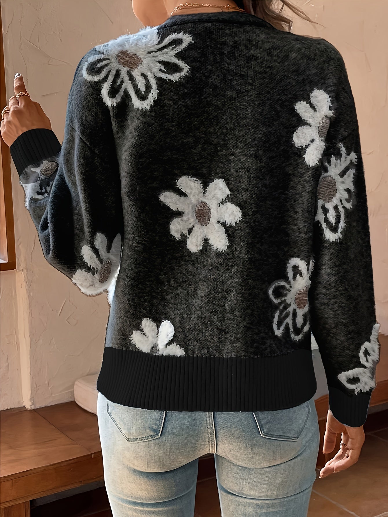 Damecardigan Strikmateriale | Regular Fit Cardigan | Blomstermønster Med V-Hals Knaplukning til Hverdagsbrug | Vanero