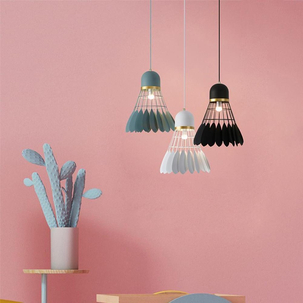 Pendel Loftlampe Med Fjerlag Design | Metalkonstruktion Med E27 Kompatibilitet | Indendørs Belysning Til Stuer Soveværelser Og Lounges | Vanero