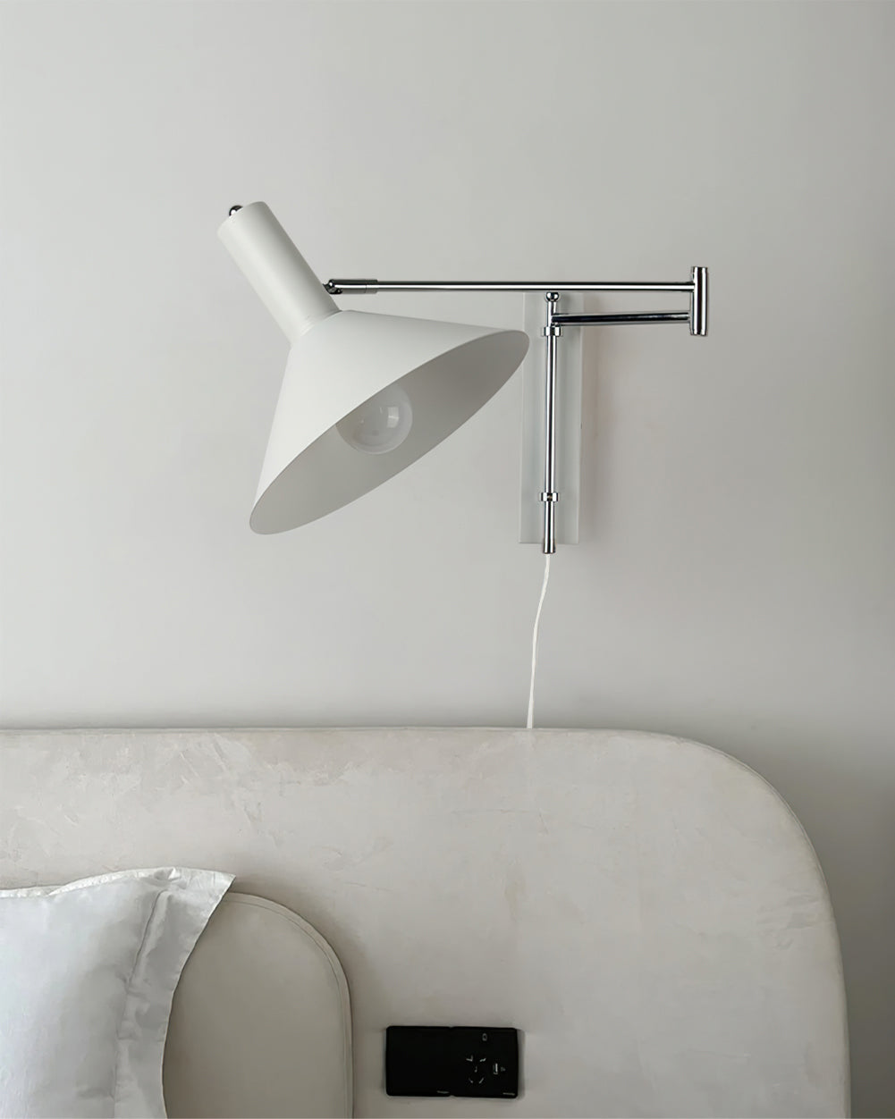 Anvia | Minimalistisk Væglampe med Justerbar Arm til Soveværelse og Stue | Vanero