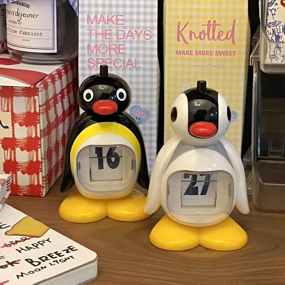 Pingvin Bordkalender Med Datovisning | PVC Konstruktion Med Manuel Datojustering | Indendørs Skrivebord & Hyldedekoration | Vanero