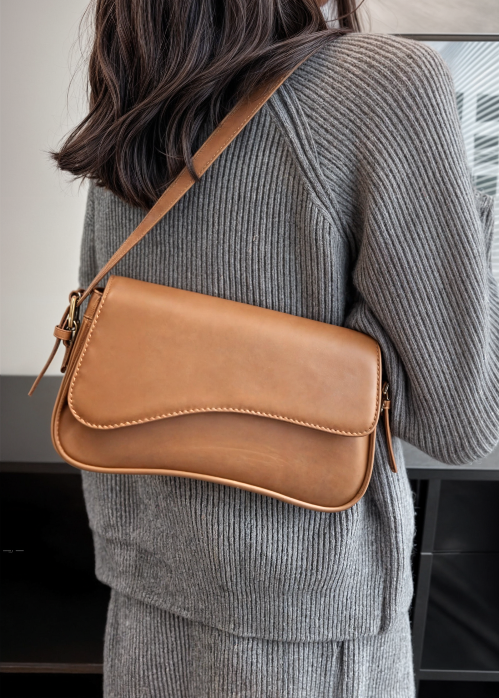 Bianca l Essential Crossbody l Vanero