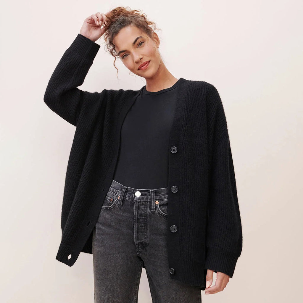Dame Strikcardigan Strikmateriale | Løs Pasform Cardigan | Knaplukning Foran Til Hverdagsbrug & Lag-På-Lag Styling | Vanero