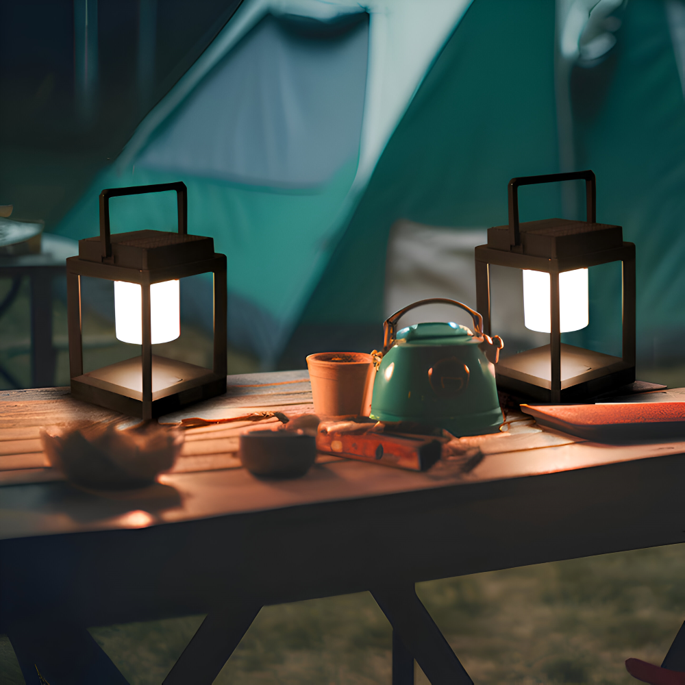 BlackQuad Lanterne | Sol & USB Genopladelig Havebelysning - Bærbar Solarlampe til Haven | Vanero
