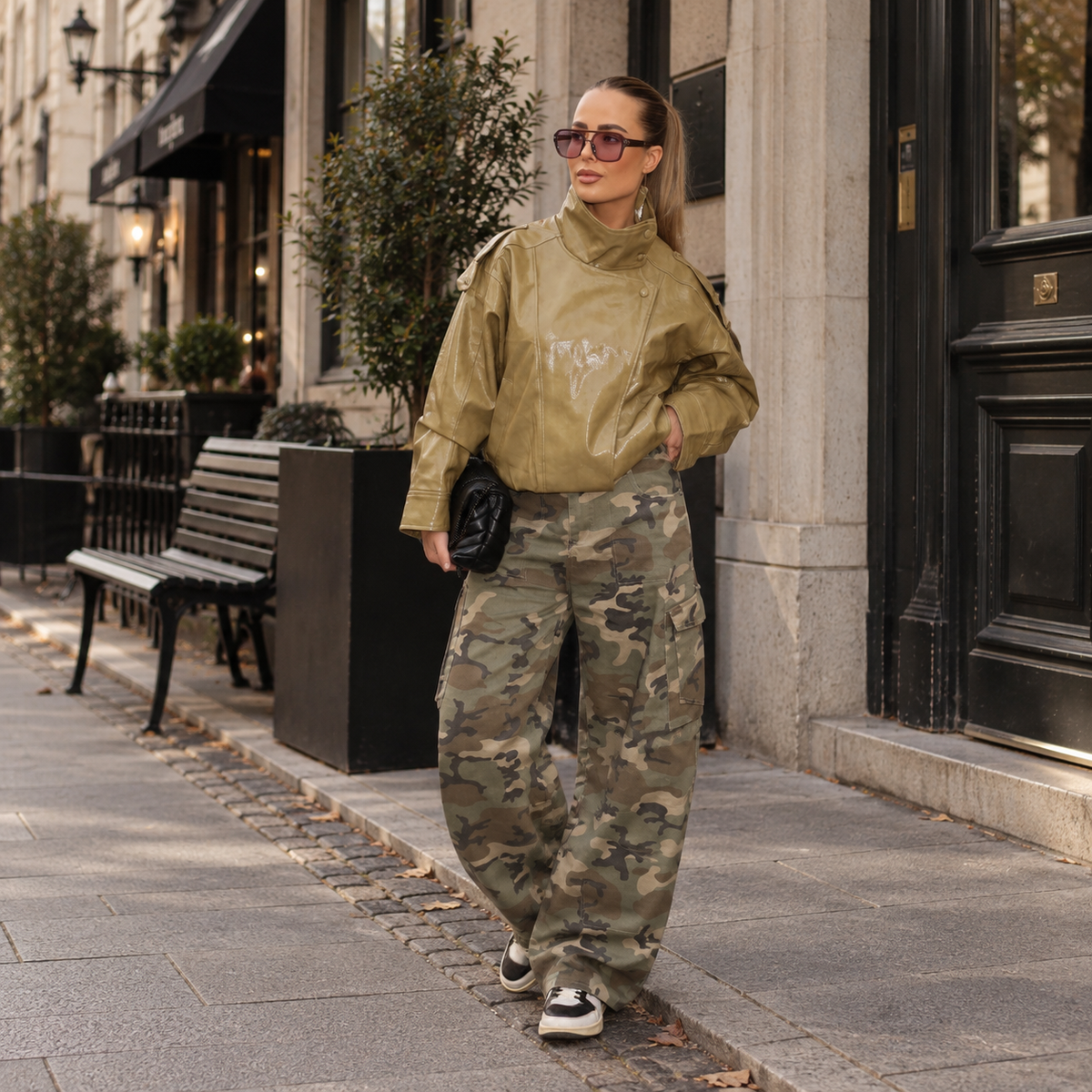 Dame Camouflage Cargo Jeans | Høj Talje & Brede Ben | Denim Bukser Med Stretch I Taljen & Lommer Til Casual Hverdagsbrug | Vanero