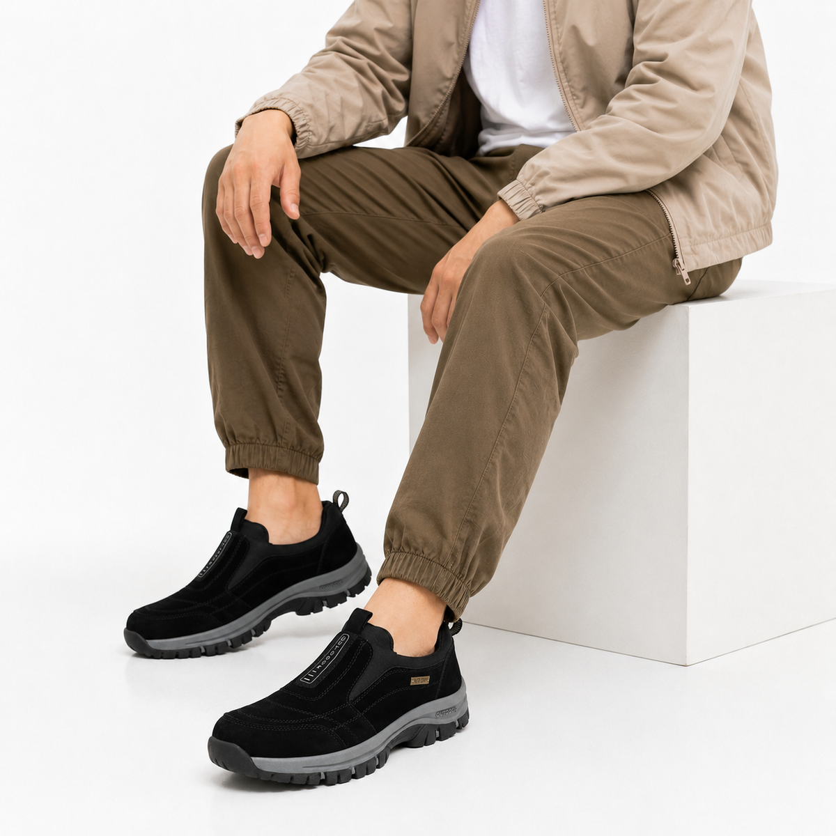 Herre Slip-On Sko | Tekstil & Ruskind Med Elastiske Sidepaneler | Sko Med Rillet Gummisål Til Hverdagsbrug | Vanero