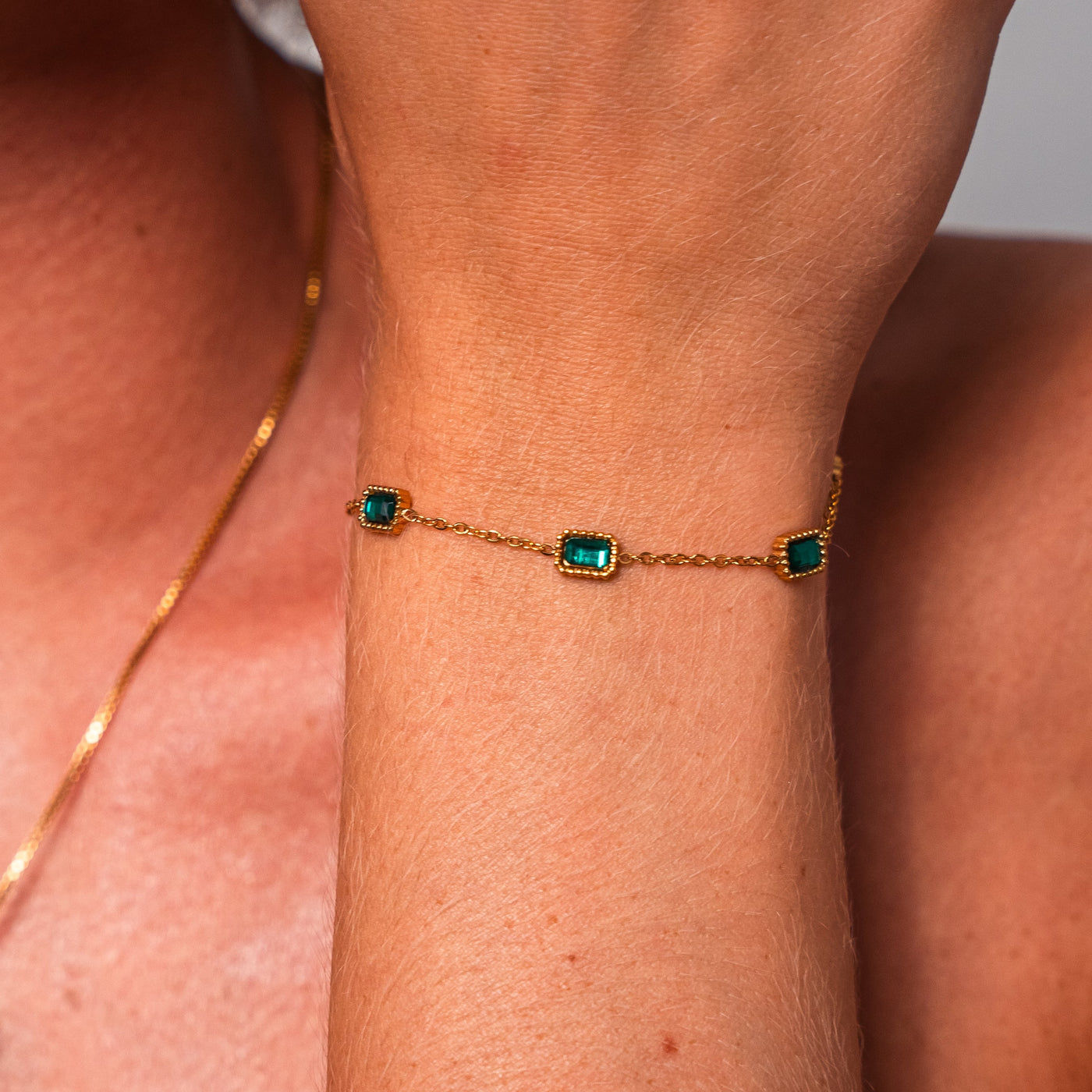 Armbånd med Rektangulære Krystaller | Justerbar Kæde | Elegant Glans l Vanero