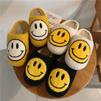 FluffySmile Tekstil & Kunstpelsfor | Regular Fit Tøfler | Broderet Smileydesign Med Tyk Sål til Hjemmebrug & Kølige Sæsoner | Vanero