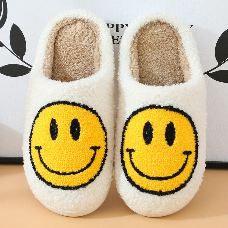FluffySmile Tekstil & Kunstpelsfor | Regular Fit Tøfler | Broderet Smileydesign Med Tyk Sål til Hjemmebrug & Kølige Sæsoner | Vanero