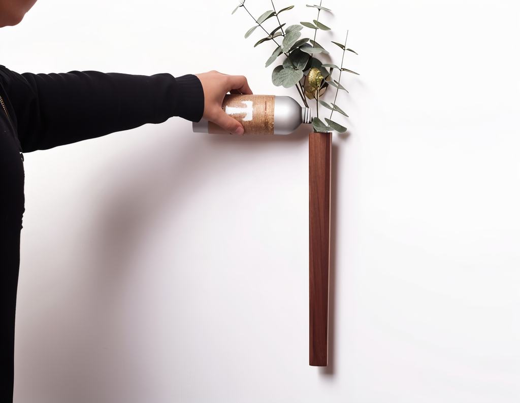 Vægvase Til Blomsterudstilling | Bøge & Valnøddetræ Konstruktion | Indendørs Blomsterarrangement & Vægdekoration | Vanero