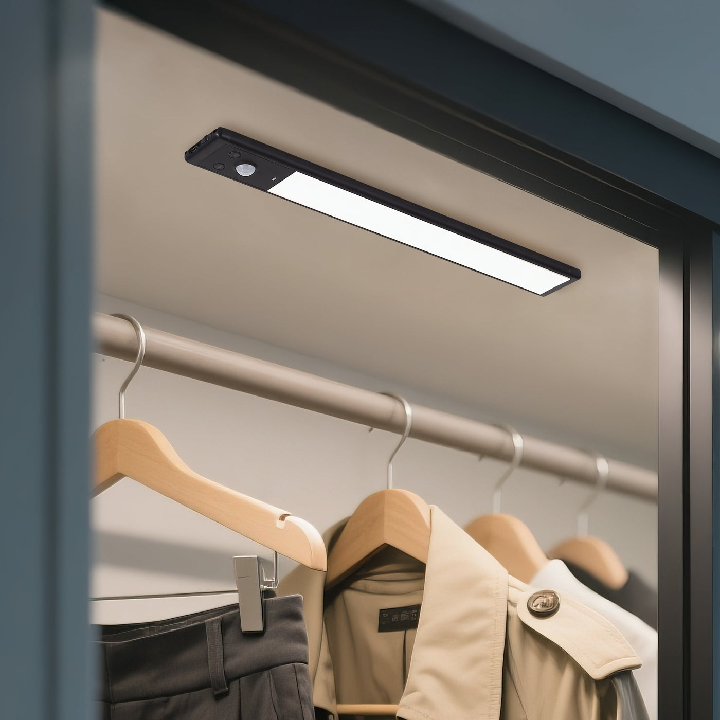 EasyBeam Trådløs Skabslampe med Sensor | Sort | Vanero