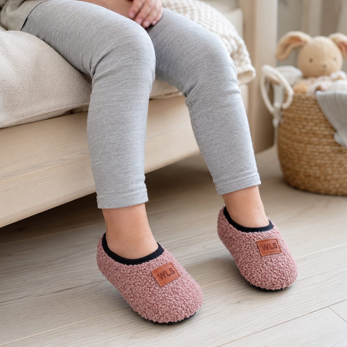 Børnehjemmesko | Blød Tekstiloverdel & Profileret Gummisål | Fleksible Slip-On Hjemmesko Til Børn Fra 0–6 År | Vanero