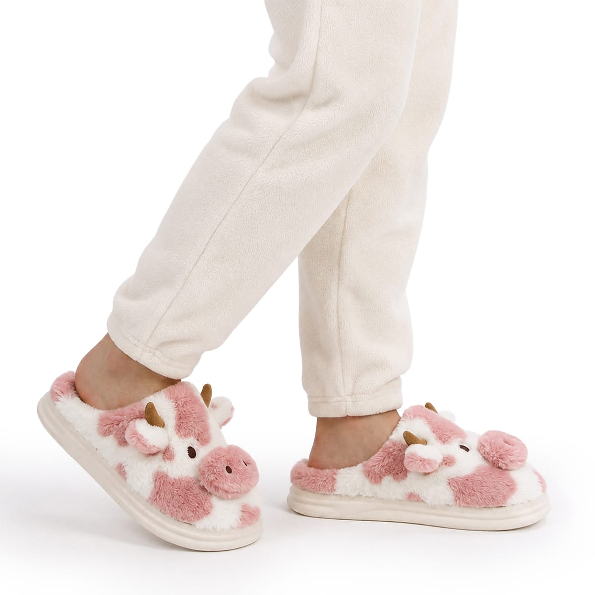Husko Med Ko-Motiv I Kunstpels | Plushfor & Struktureret EVA-Sål | Slip-On Indendørs Husko Med Dekorative Detaljer | Vanero