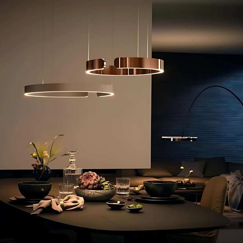 LumaVerse | Elegant Justerbar Loftslampe Hvid Sort | Vanero