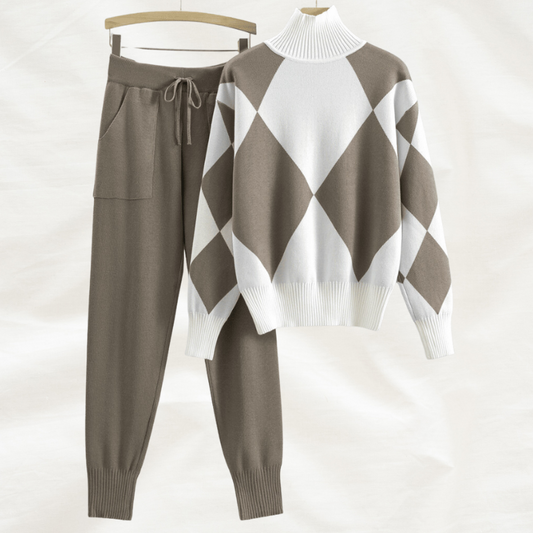 Maryana | Sæt med Sweater og Bukser til Kvinder Eksklusivt Beige Loungetøj | Vanero