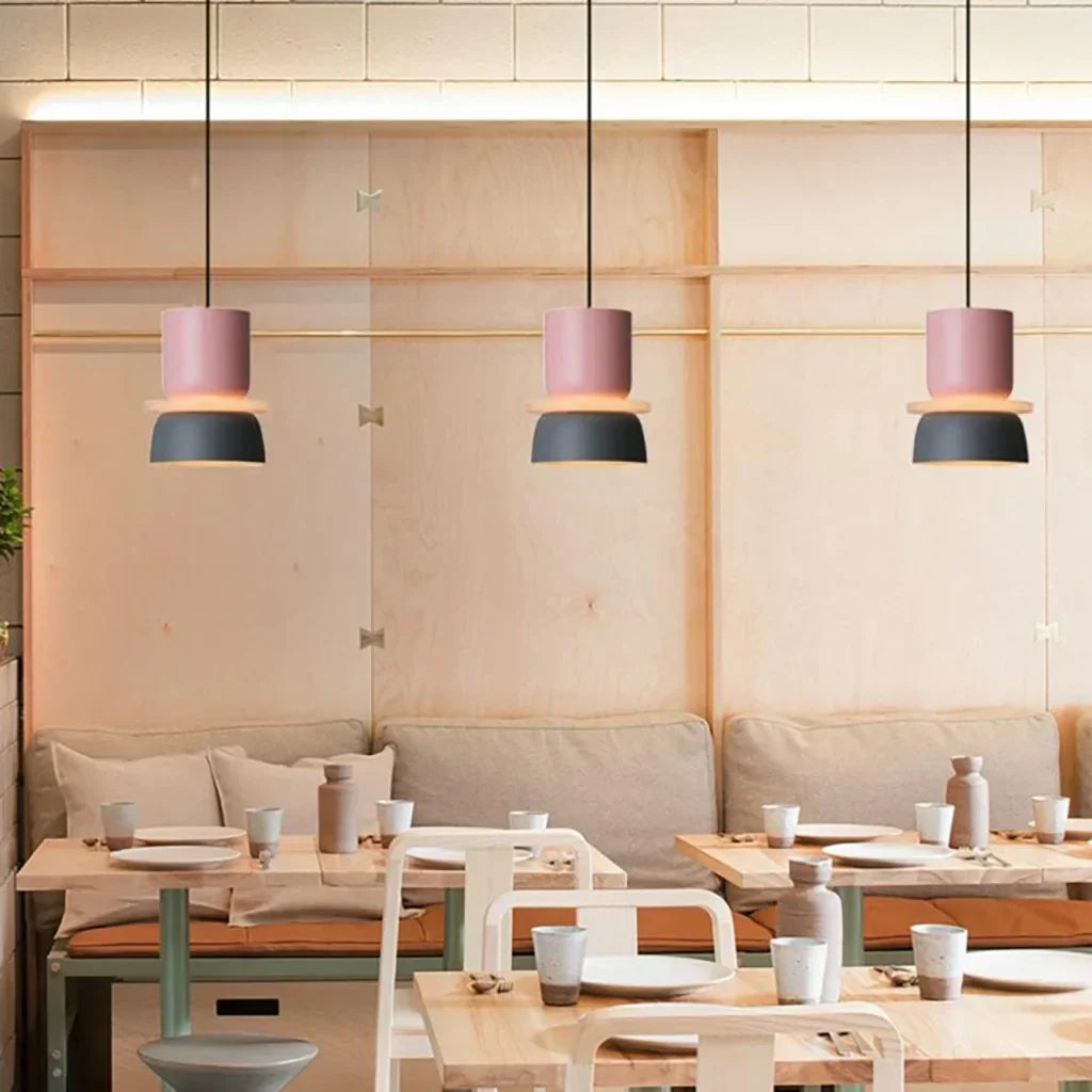 Pendellampe Med Farveblokdesign | Metal Loftlampe Med E27 Fatning | Indendørs Belysning | Vanero