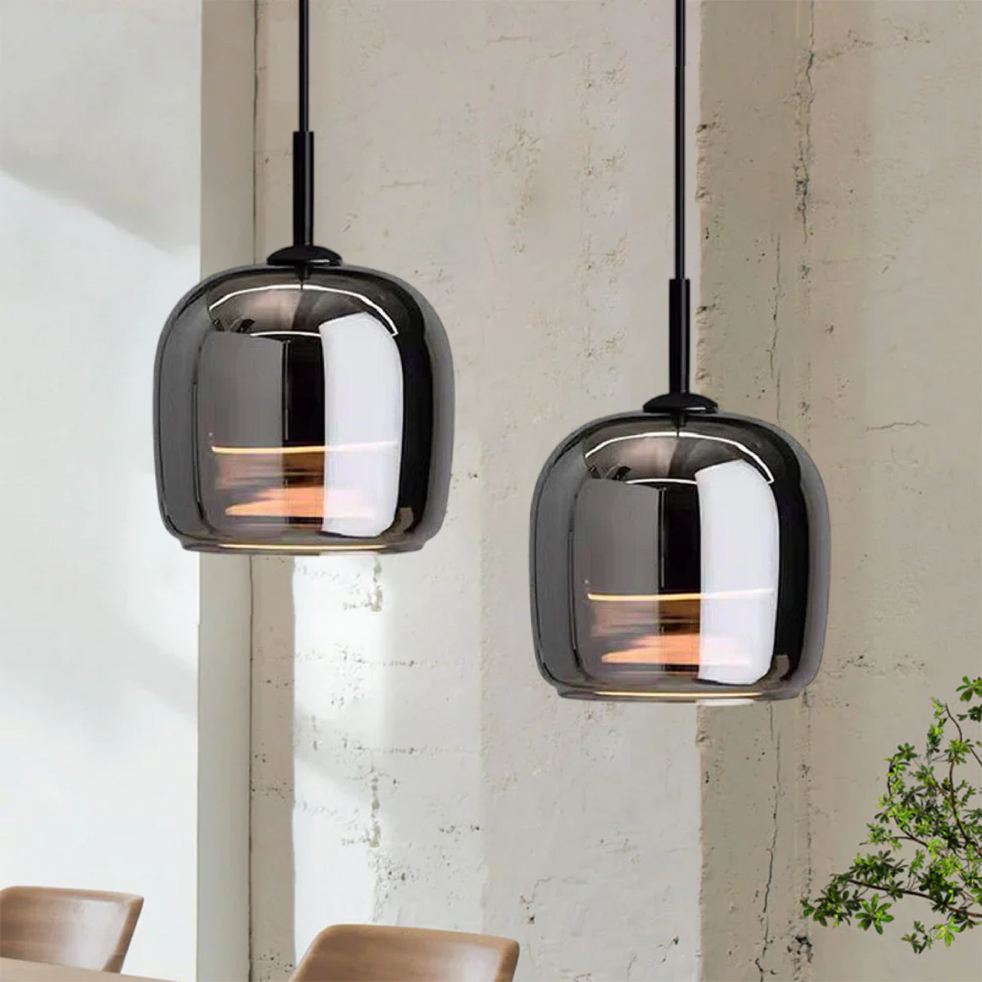 Nordisk l pendellampe i sort glas l Vanero