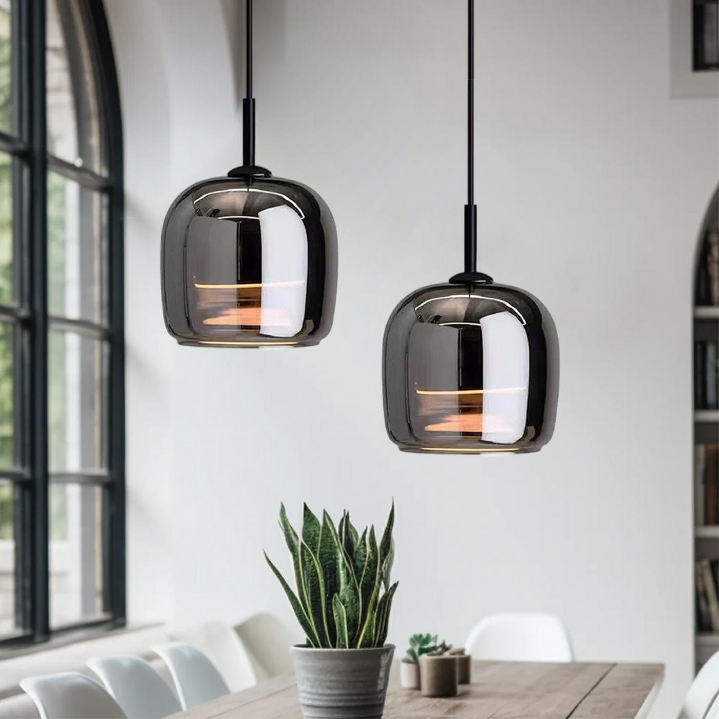 Nordisk l pendellampe i sort glas l Vanero