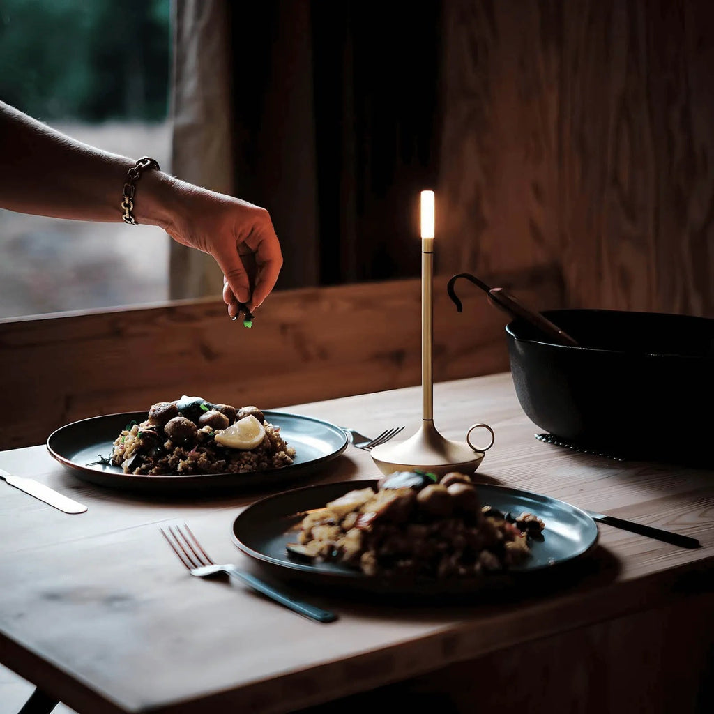 LED Skrivebordslampe Metal | Genopladelig Lampe med Touch-Betjening | Justerbar Indendørs Arbejdsbelysning | Vanero