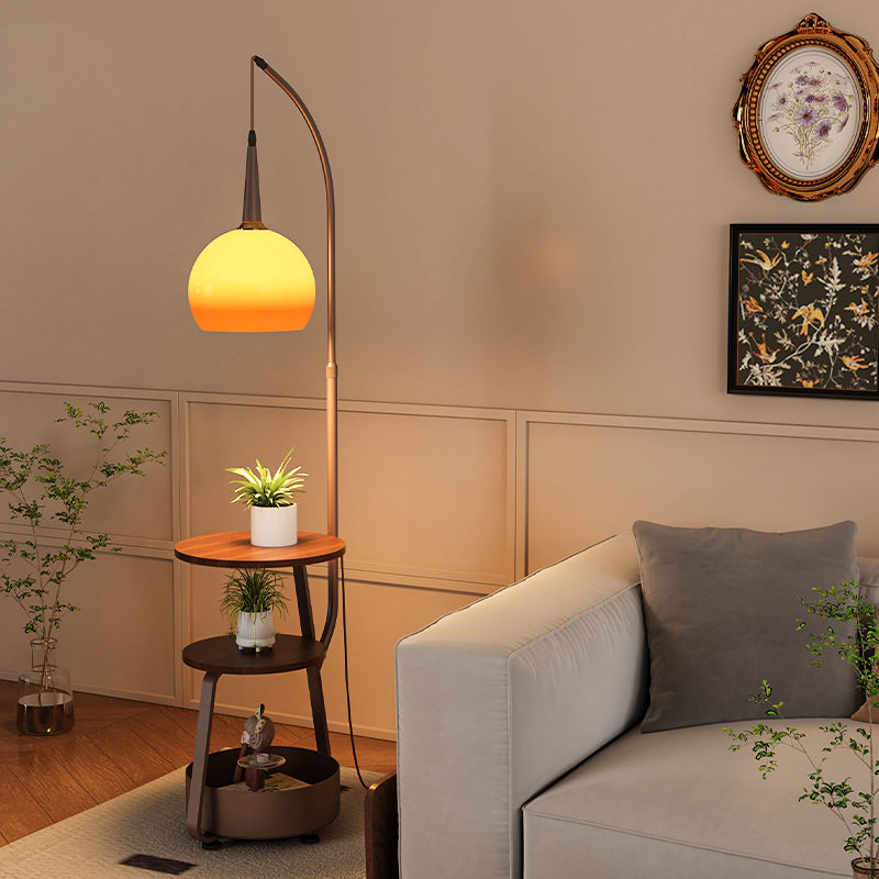 Bordlampe i Glas og Metal | LED Bordlampe med Bauhaus-Inspireret Design | Indendørs Bordbelysning | Vanero