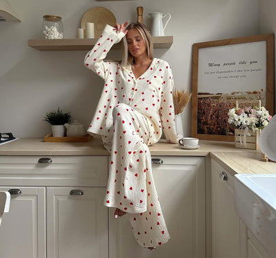 Bolette | Stilfuldt Pyjamassæt med Knap-Top l Vanero
