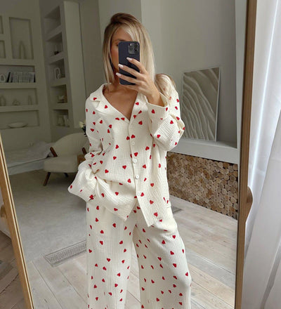 Bolette | Stilfuldt Pyjamassæt med Knap-Top l Vanero